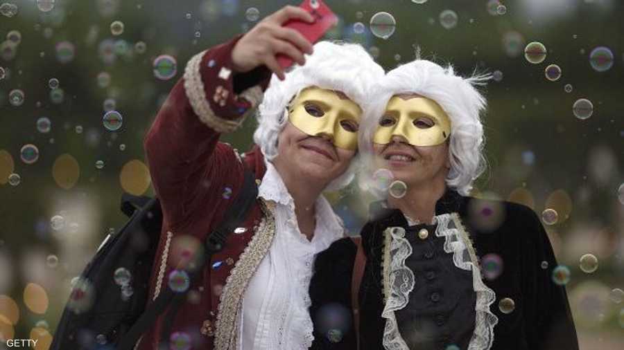 عروض فقاعات الصابون تلقى إقبالا عالميا