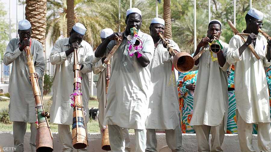 عزف على آلات تراثية