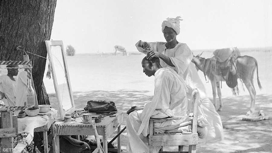 حلاق القرية.. صورة من التراث