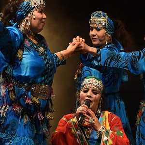 صورة ارشيفية لفيتات يرتدين أزياء أمازيغية