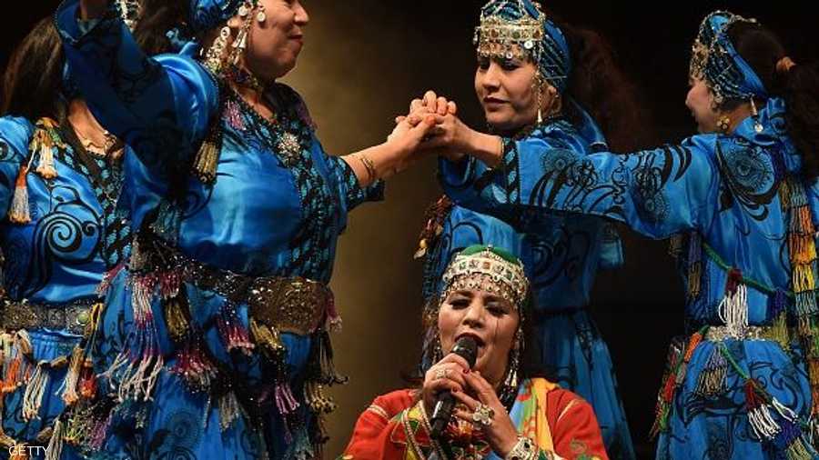 رقصة جماعية لنساء أمازيغيات مع تبعمرانت