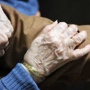 الأفضل لكبار السن تناول أطعمة صحية بعيدا عن السكريات