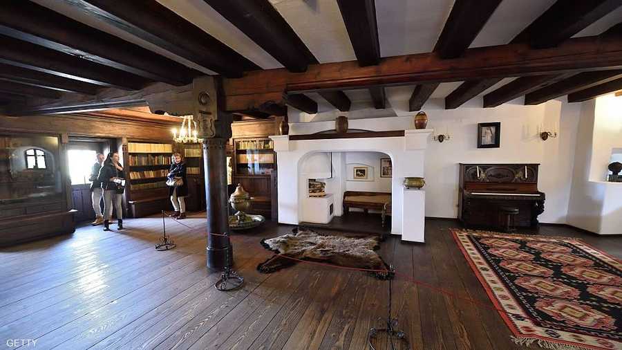 تضم القلعة 57 غرفة تروي تاريخ رومانيا في القصور الوسطى