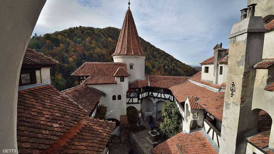 صادر النظام الشيوعي القلعة عام 1948