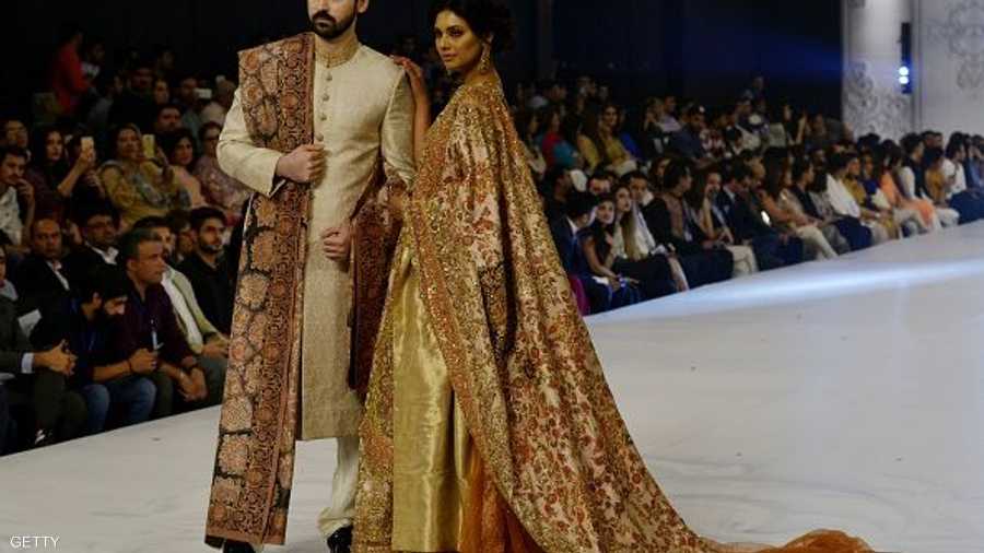 للرجال أيضا نصيبهم من إبداعات الأزياء في باكستان