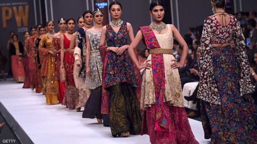 عرض الأزياء لا يزال نشاطا محدودا في باكستان