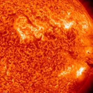 توقعات بتمدد حجم الشمس 100 ضعف بعد 5 مليارات عام