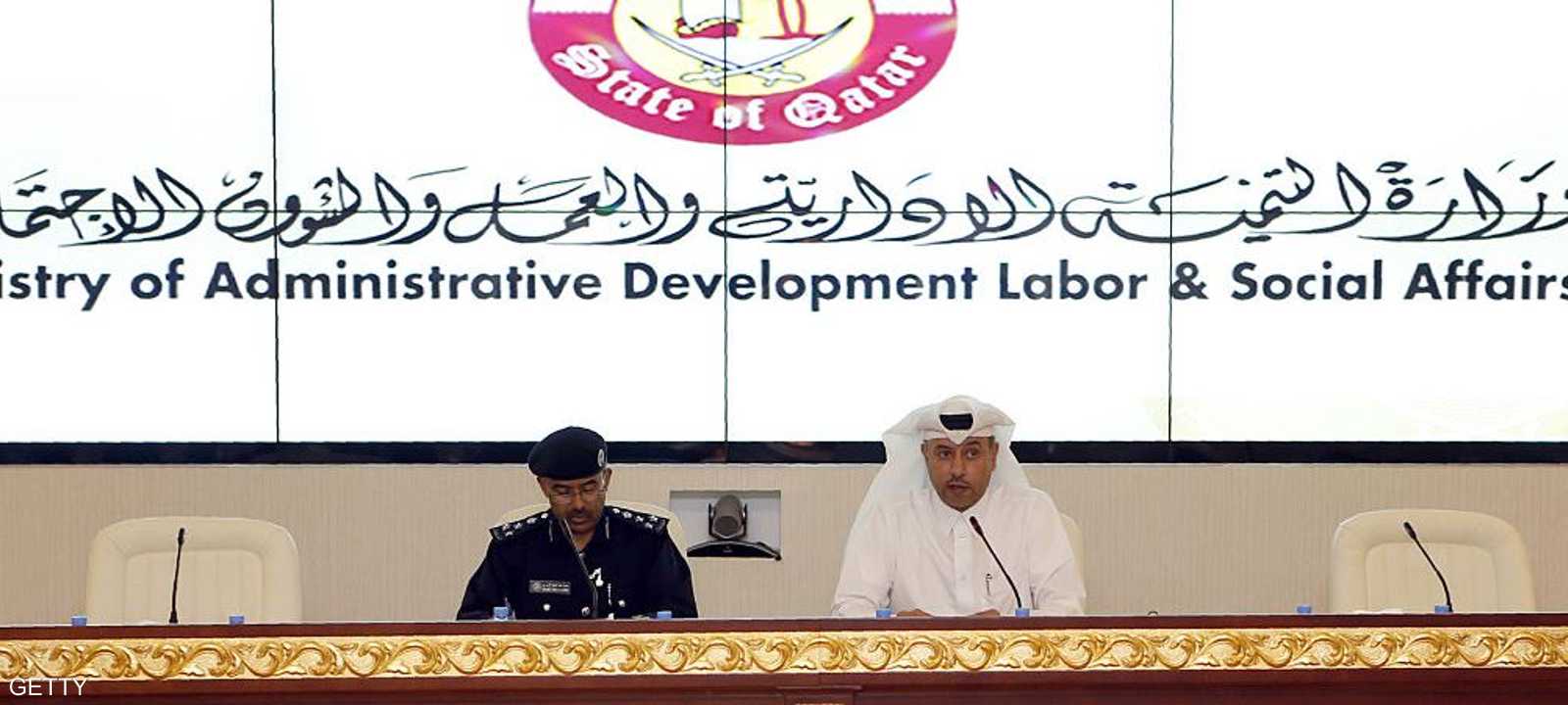 وزير العمل عيسى بن سعد الجفالي النعيمي قال إن إلغاء نظام الكفالة سيبدأ الثلاثاء 13 ديسمبر