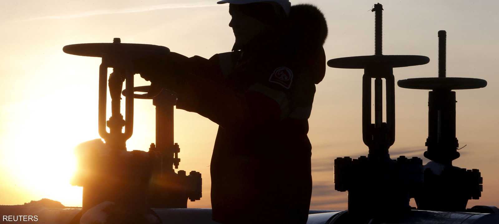 ستخفض روسيا إنتاجها النفطي بواقع 300 ألف برميل يوميا