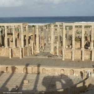 متطوعون ليبيون يحمون آثار لبدة الكبرى من المتشددين