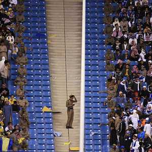 أنصار فريقي الهلال والنصر في مباراة سابقة