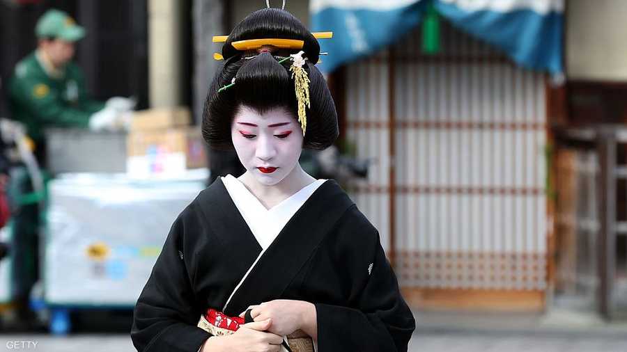 اعتبر الغيشا محورا للجدل منذ القرن 18و اقترن بعمل المومسات