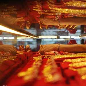 سعر الذهب يتأثر عكسيا بتقلبات الدولار