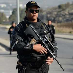 عنصر من الشرطة التونسية