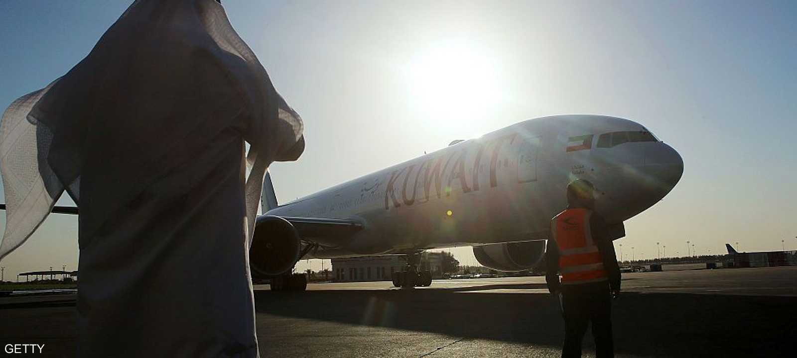 صورة أرشيفية لطائرة في مطار الكويت