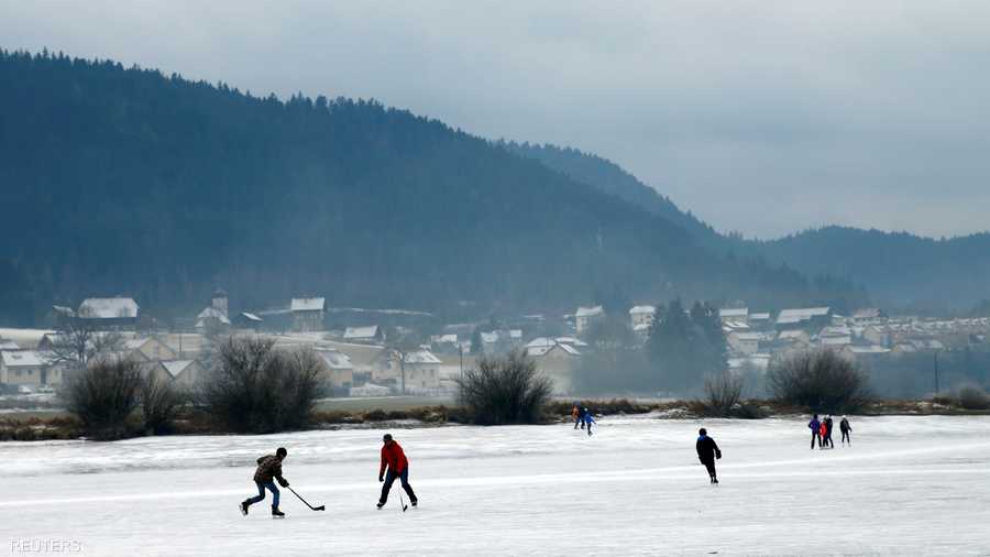 الهوكي على الجليد النهري في أوروبا