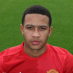 المهاجم الدولي الهولندي ممفيس ديباي.