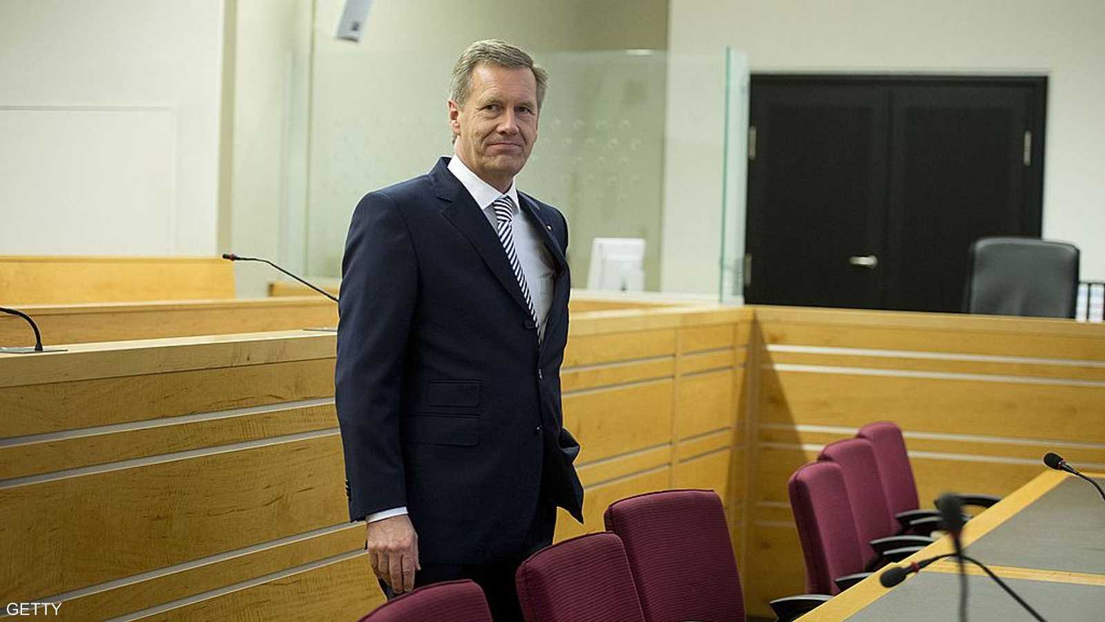 نال فولف البراءة في قضايا فساد أجبرته على الاستقالة