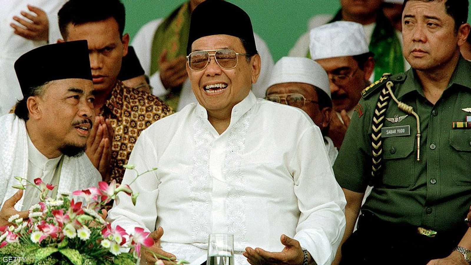 أقال برلمان أندونيسا وحيد بسب الفساد وعدم الكفاءة