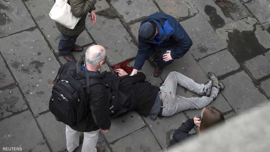 سيارة صدمت مشاة على جسر ويستمينستر