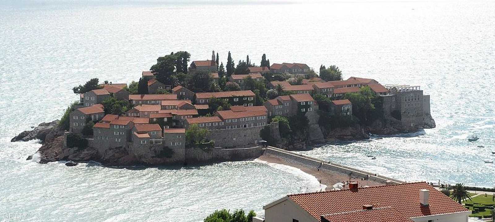 الوظيفة مدتها 3 أشهر مع راتب قدره 24 ألف جنيه إسترليني.