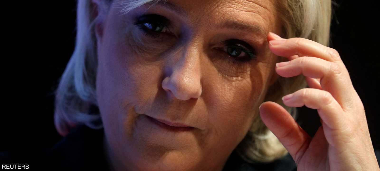 مارين لوبان المرشحة لانتخابات الرئاسة الفرنسية في باريس