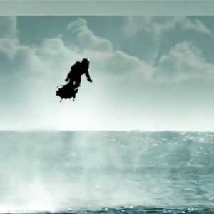 "الرجل الطائر" فوق الأطلسي