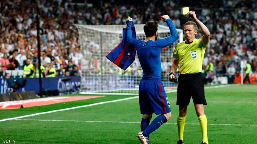 لم يتذمر ميسي بعد البطاقة الصفراء التي تلقاها لخلعه القميص