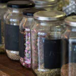 العلاج بالأعشاب.. سلاح ذو حدين