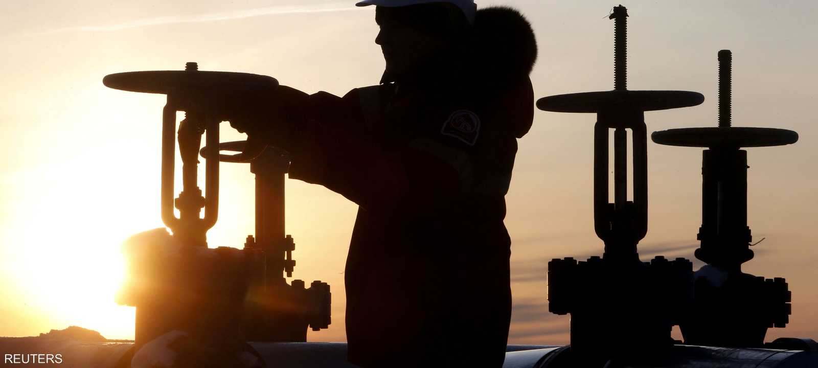 صعد خام القياس العالمي مزيج برنت 5 سنتات