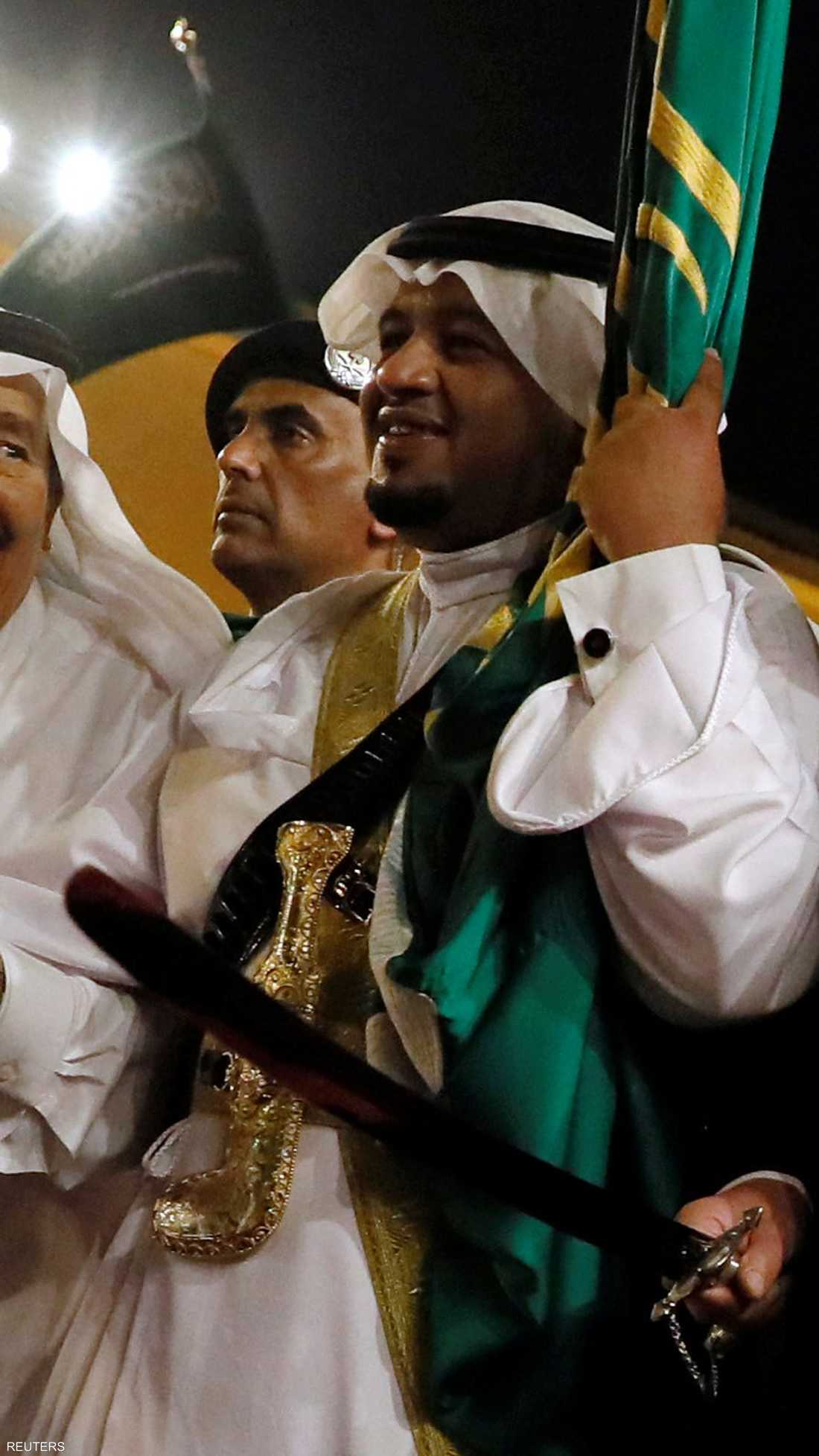 أدى ترامب رقصة "العرضة" بصحبة العاهل السعودي