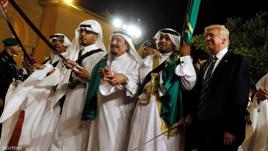 وبدا منسجما أثناء الأداء