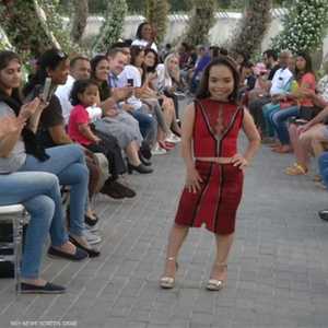 عرض أزياء للأقزام في دبي