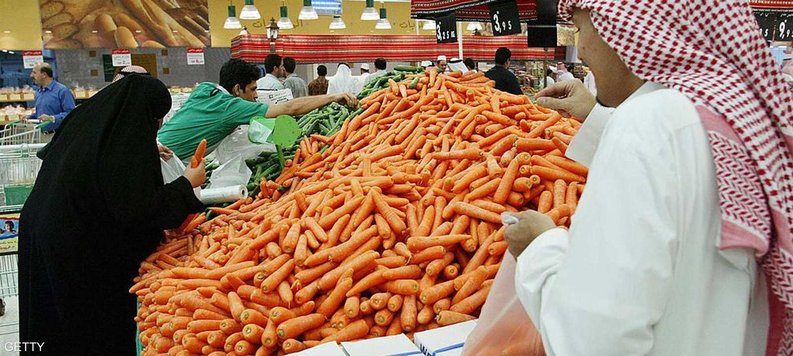 يوفر التطبيق خيارات للتسوق من المنتجات الغذائية الطازجة