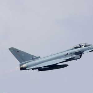 عملية نقل الطائرات يستغرق شهرين