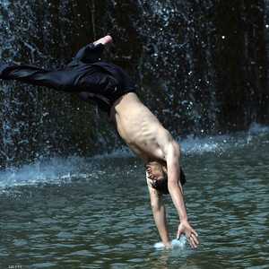 السباحة لمواجهة الحر