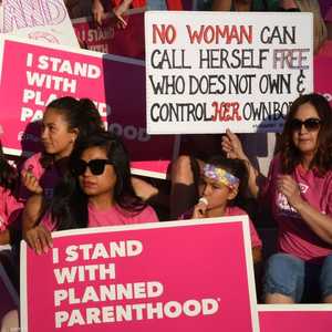 واجه القانون معارضة من الديمقراطيين ومؤيدي حق الإجهاض