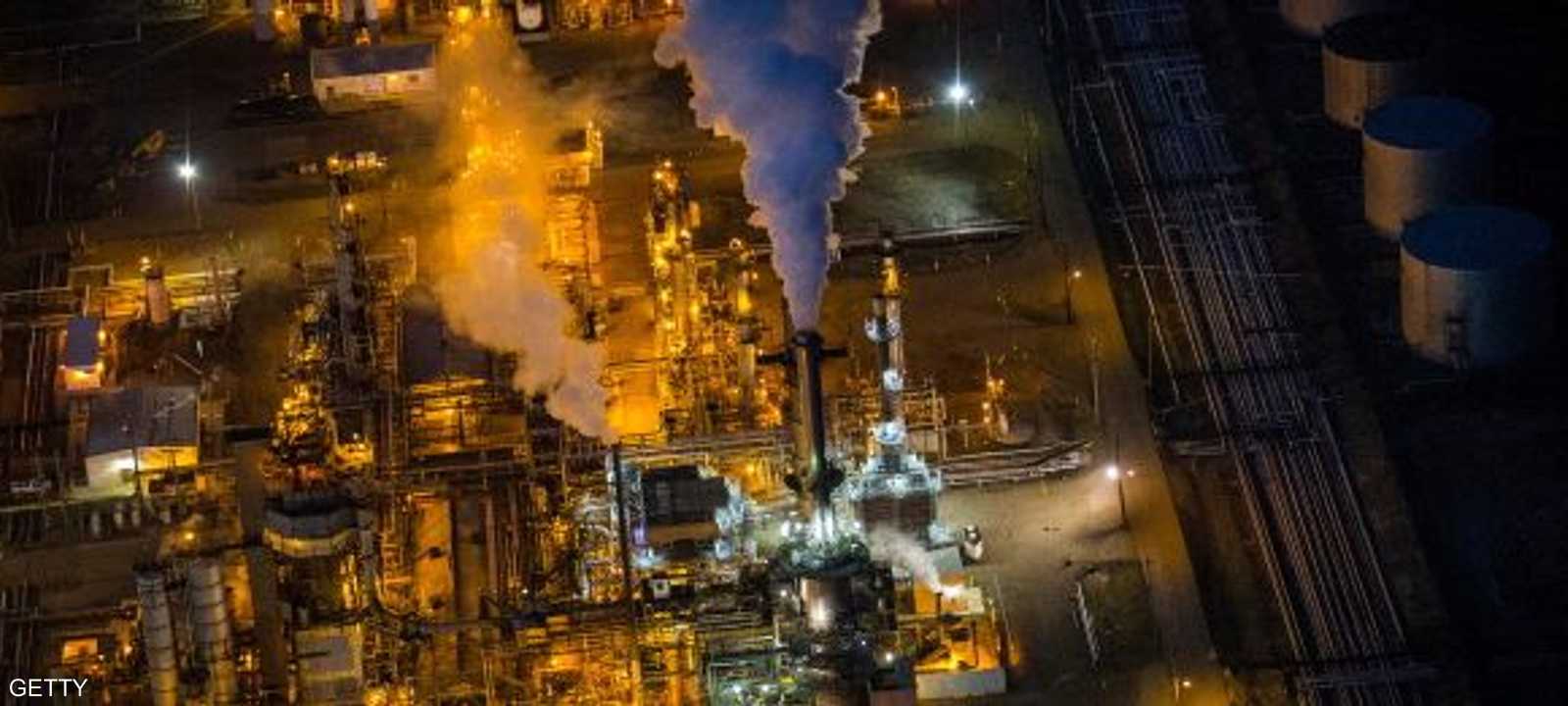 أحد حقول تكرير النفط في الولايات المتحدة.