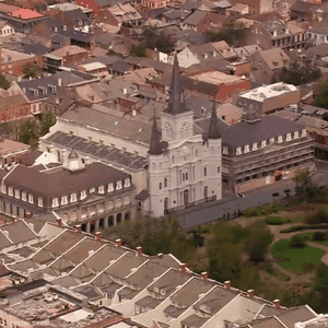 القصر المعروض للبيع