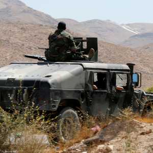 الجيش اللبناني نفذ حملة مداهمات على مخيم لاجئين في عرسال