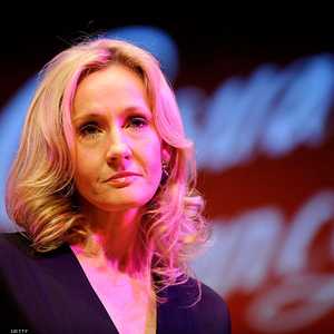 الروائية البريطانية الشهيرة جي كي رولنغ