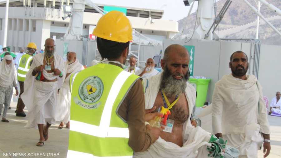 يبدو أن هذا الحاج يريد المزيد من الرذاذ