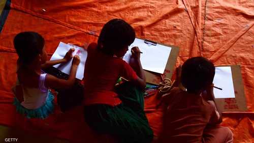 يرسمون في مخيم تيكناف ببنغلاديش