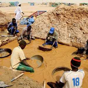 السلطات السودانية حذرت من خطورة التعدين الأهلي