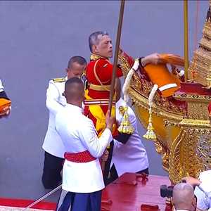 حرق جثمان ملك تايلاند الراحل