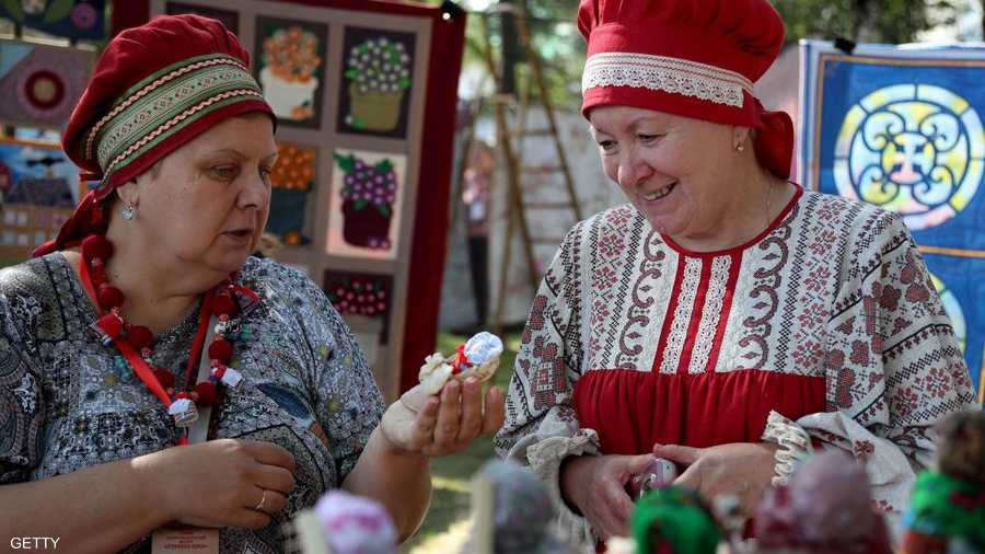 كبيرات السن أكثر حرصا على الألبسة التقليدية