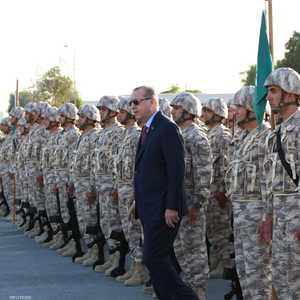 أردوغان وسط عدد من الجنود الأتراك (أرشيف)