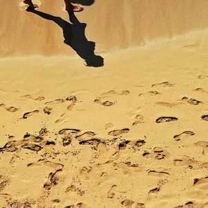 المشي على البحر