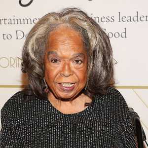 المغنية ديلا ريس