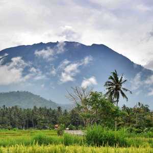 جبل أغونغ في أندونيسيا. أرشيفية